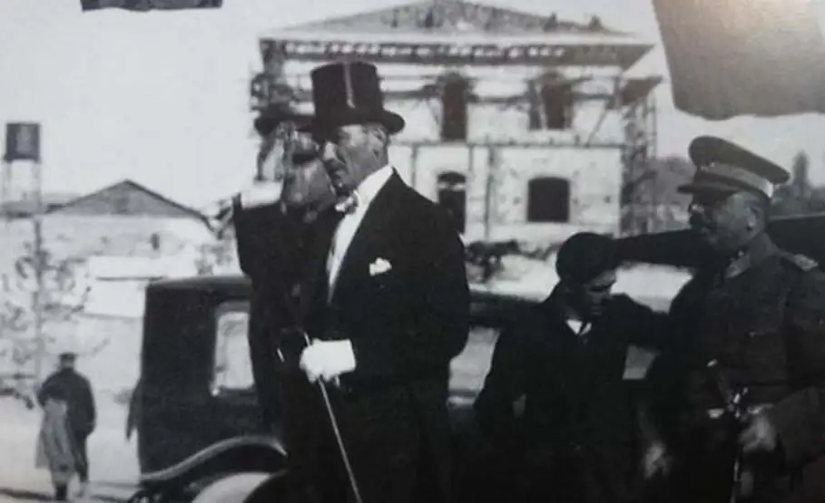 Tarihin Ardında Kalan Atatürk Fotoğrafları: Yeni Buluntular ve Anlam Katmanları